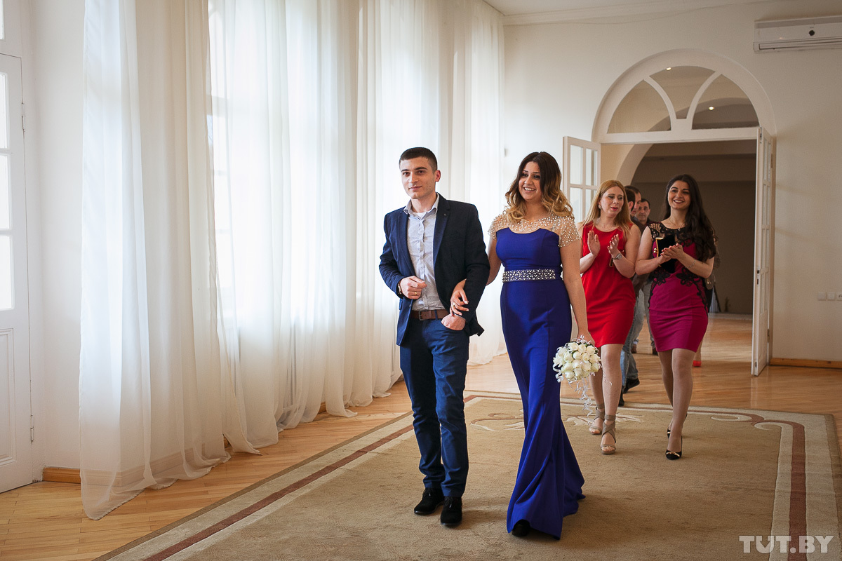 23-летние Чапа и Саломе приехали заключить брак в Сигнахи из Тбилиси