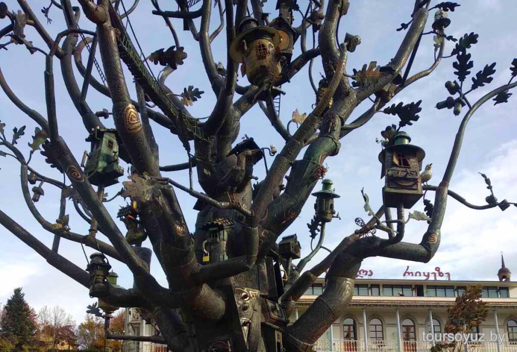 Дерево жизни Тбилиси
